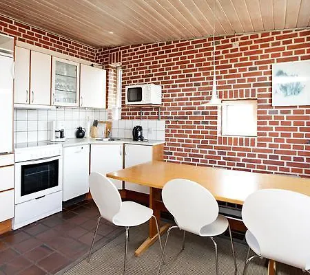 Dom wakacyjny Two-bedroom Holiday In Henne 1 *